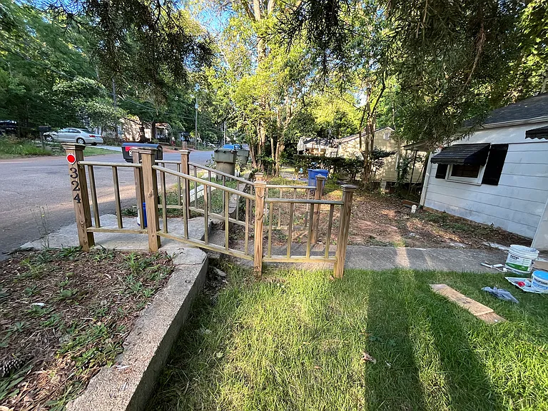 324 Pineneedle Rd — Photo 4