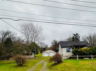 172 Trouttown Rd, Hunker, PA 15639