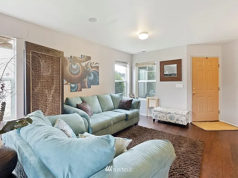 18711 95th Avenue Ct E — Photo 2
