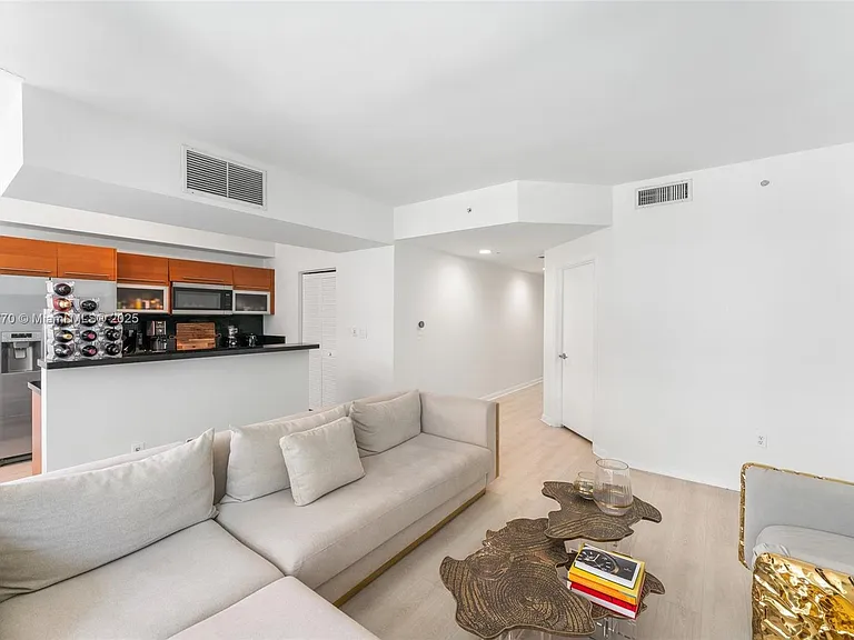 244 Biscayne Blvd #1808 — Photo 7