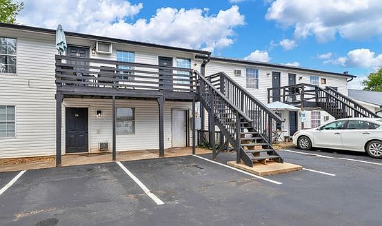 2nd image of 136 Villa Ct #150