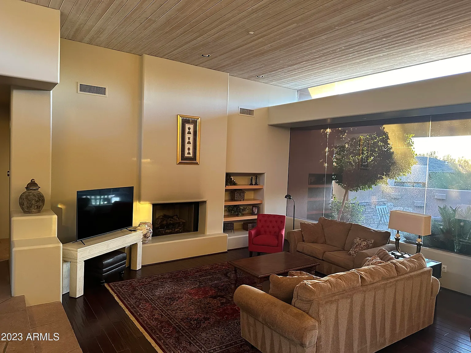 4 bed, 4.5 bath, 3901 sqft, $6,000 — Photo 2