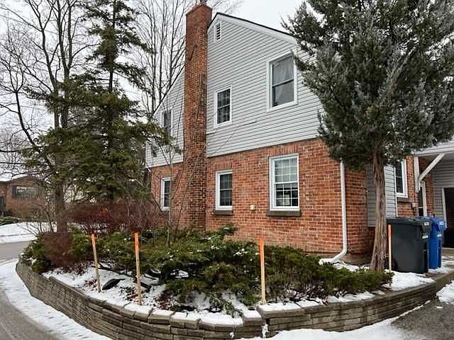1st image of 79 Wellington St E #4