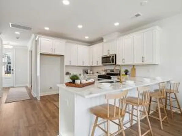 215 Abercom Place Dr, Moncks Corner, SC 29461