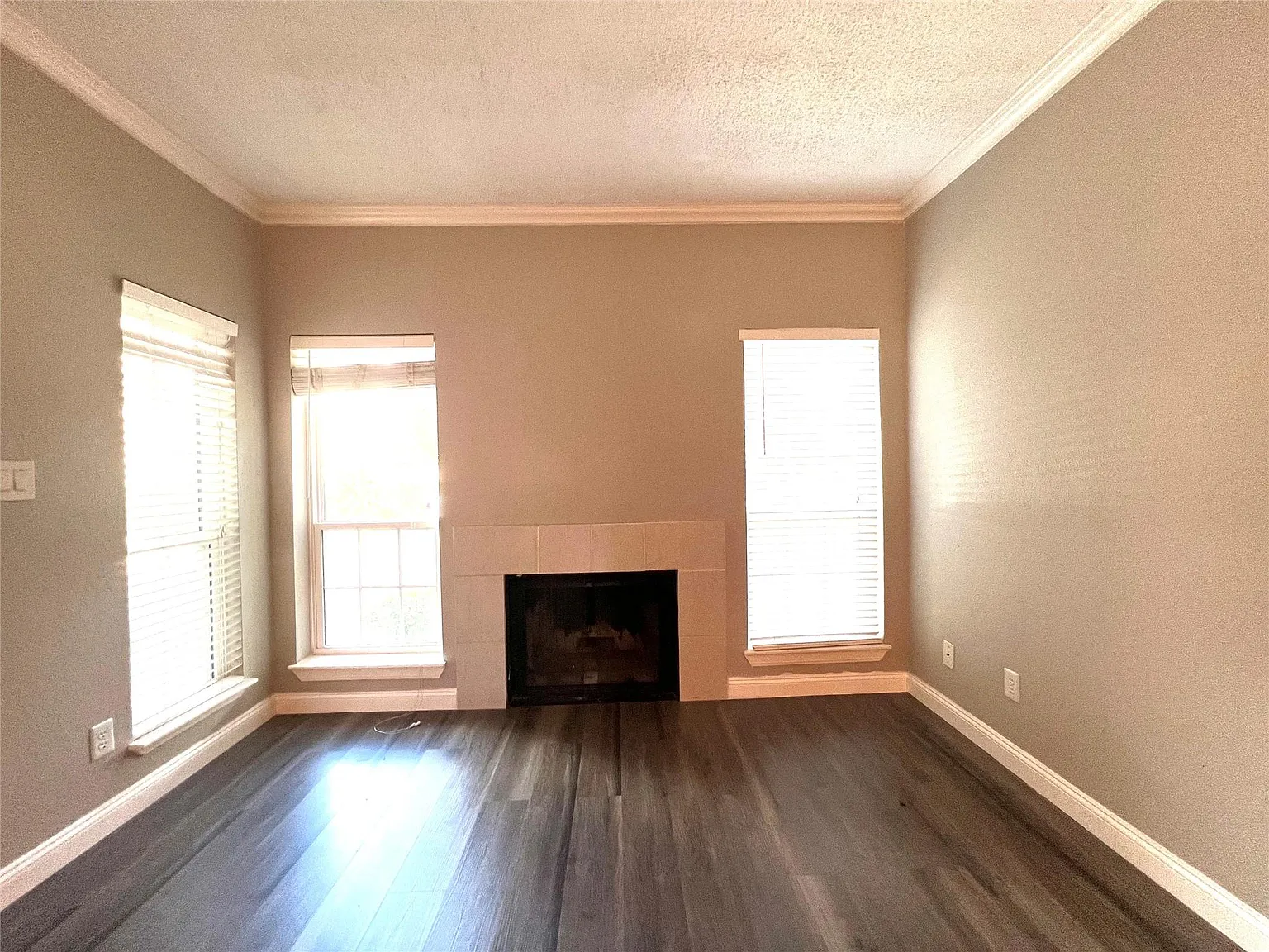 7575 Cambridge St — Photo 3