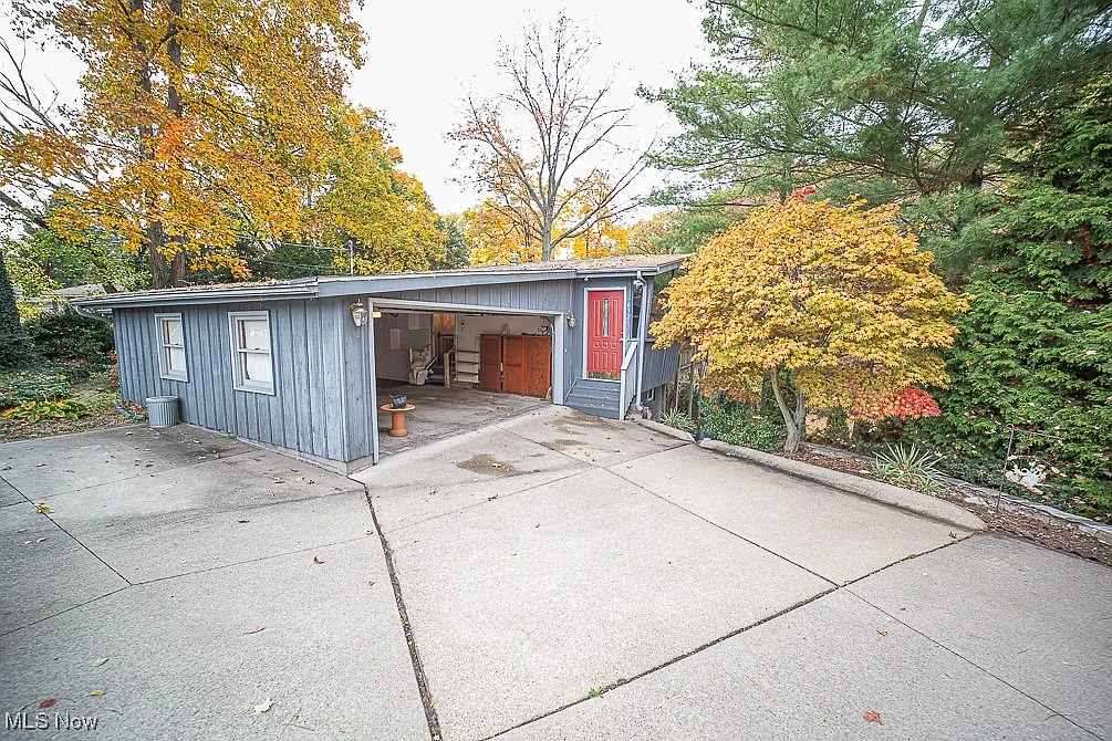 632 S Lake St photo 1