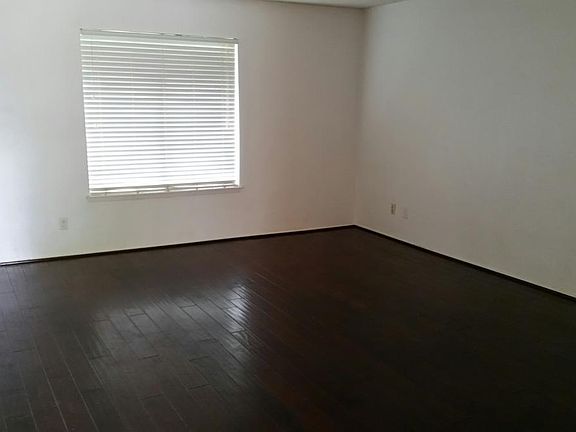 2nd image of 3352 Northwood Ln