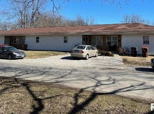 220-222 224 #226, Girard, IL 62640