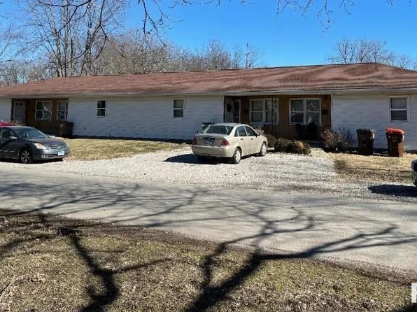 220-222 224 #226, Girard, IL 62640