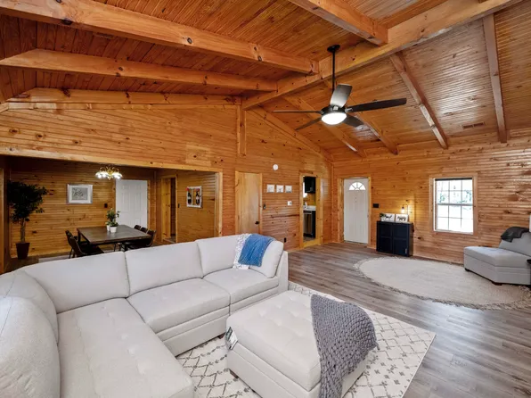 1598 Sandy Ridge Rd, Campton, KY 41301