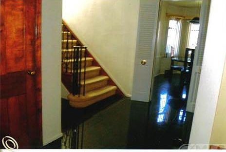 Warrington 19391 - Foyer and Sta