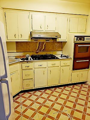 4th image of 335 Menahan St Floor 2