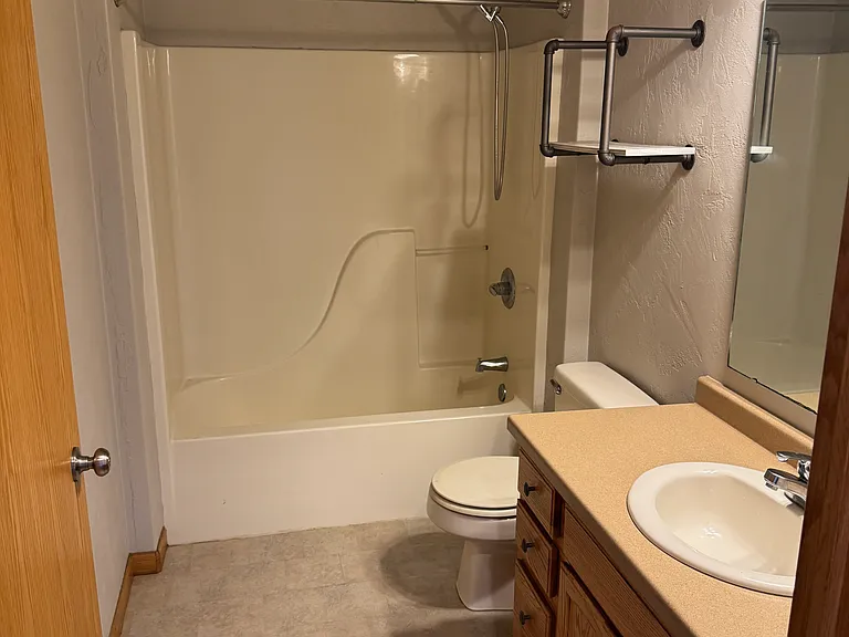 1708 E Main St — Photo 10