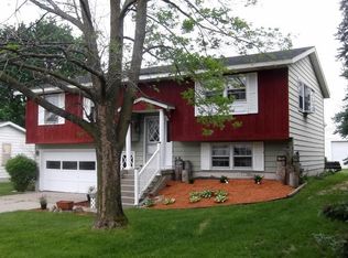 284 Homer Ln, Coopersville, MI