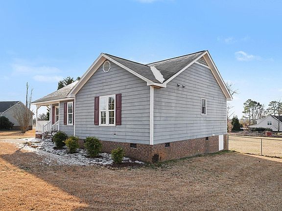4th image of 908 Olive Dr