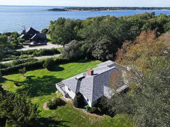 39 Tobin Ln, Bristol, RI 02809