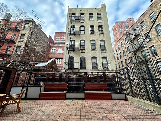 Rented by Tourma Realty LLC | media 7