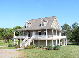 582 Sandy Beach Rd, Heathsville, VA 22473