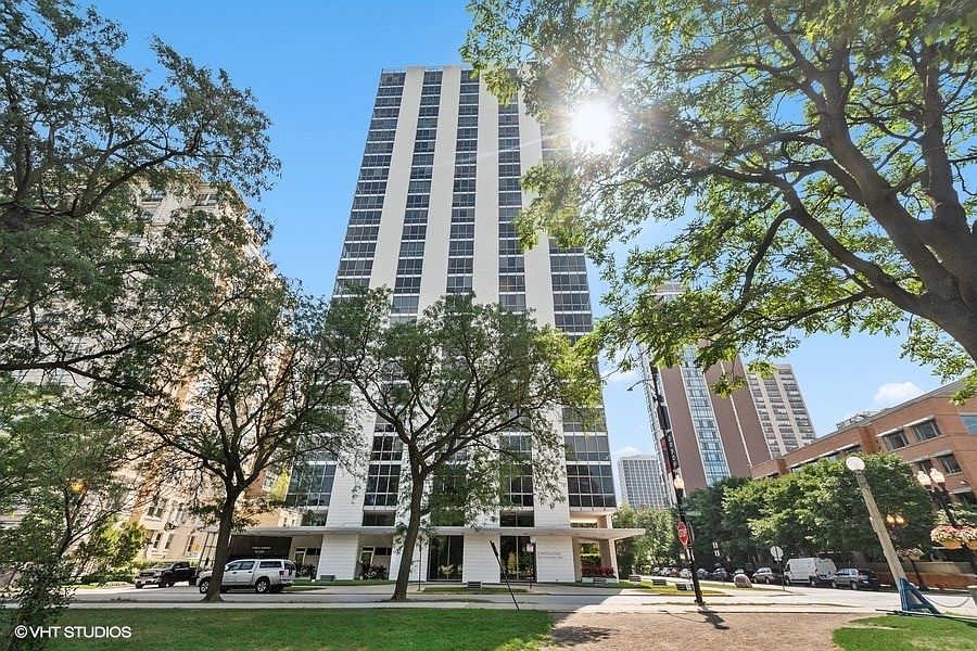 1st image of 1555 N Dearborn Pkwy APT 27A