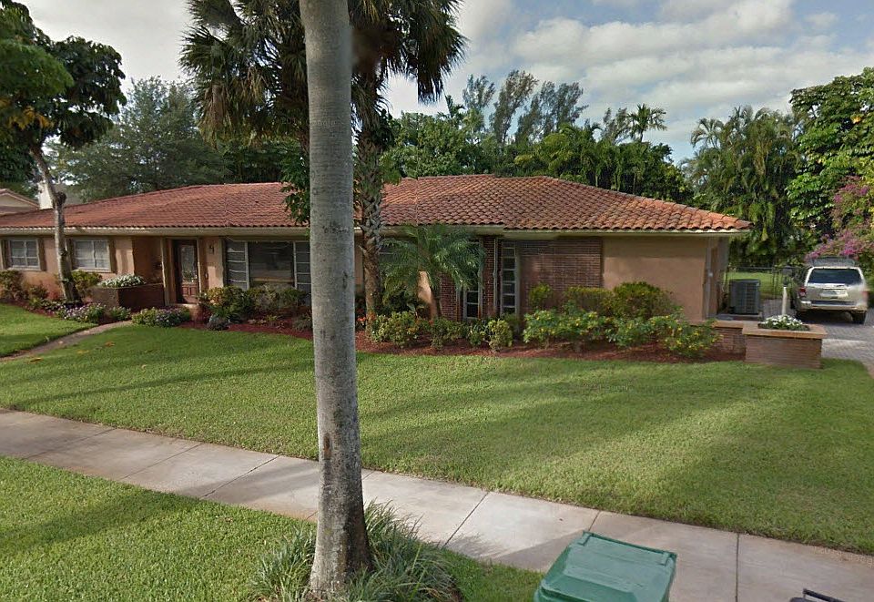 1st image of 15800 Turnberry Dr