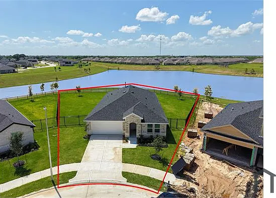 5 bed, 2135 sqft, $3,300 — Photo 3