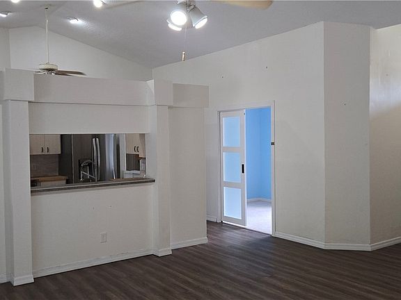 4th image of 27 Grass St