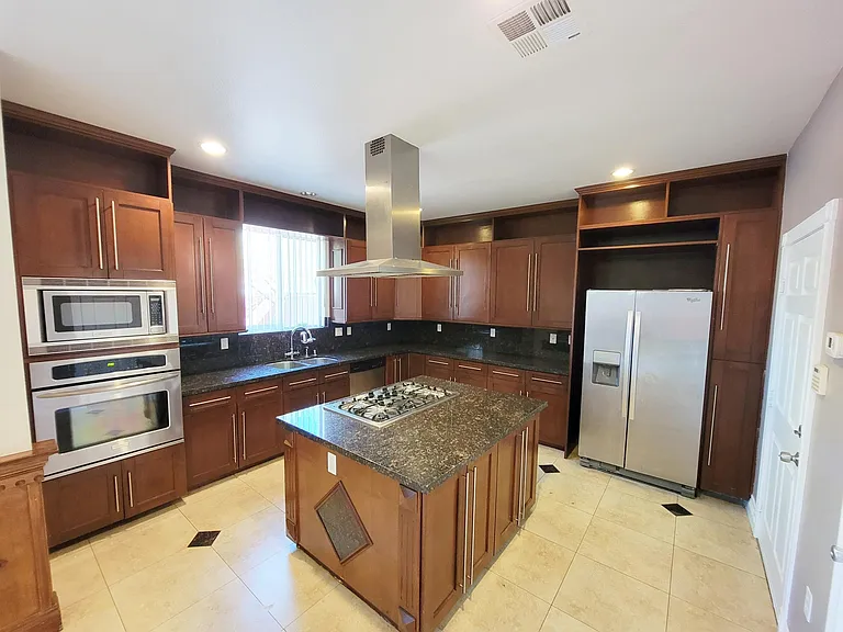 4482 Zev Ct — Photo 8