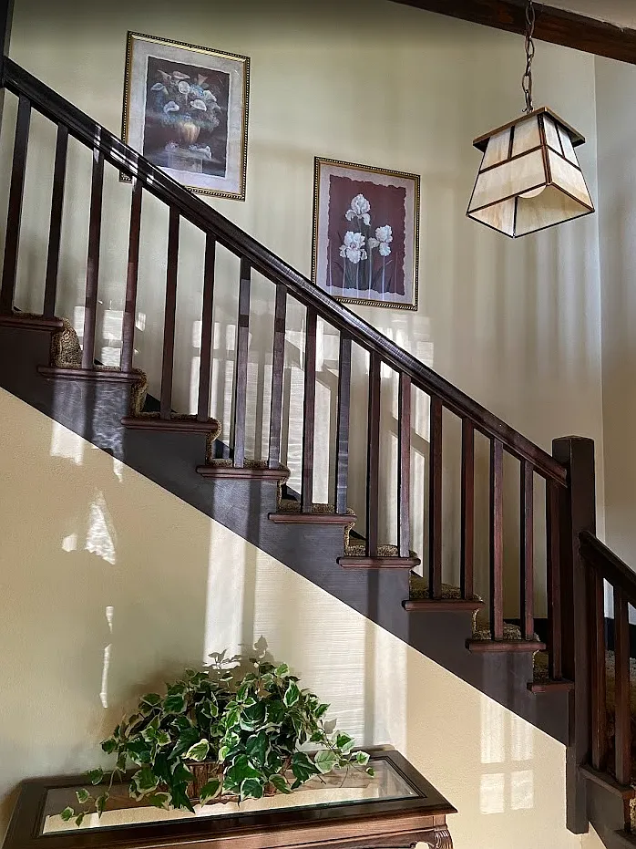 201 South Cravens Street - 4 — Photo 3
