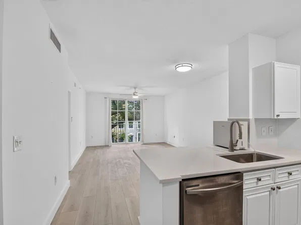630 S Sapodilla Avenue #223, West Palm Beach, FL 33401