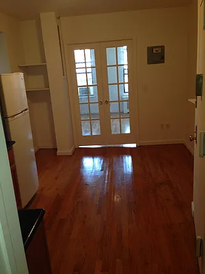 Rented by Kings Court Real Estate | media 29