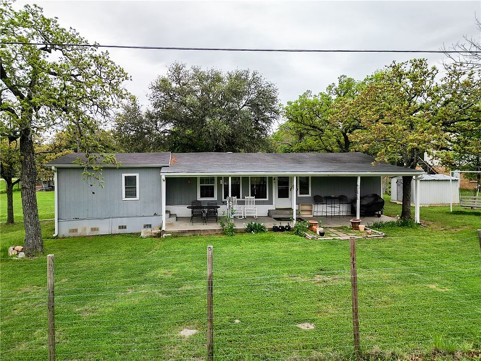 1st image of 409 Dogwood Ln