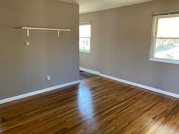 2nd image of 2444 Hiawatha St