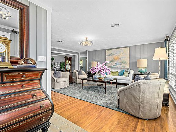 4th image of 2566 S Peninsula Dr