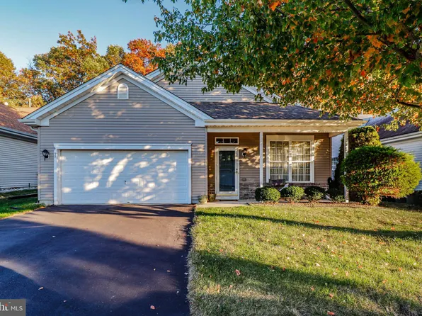 97 Robin Ln, Barnegat, NJ 08005