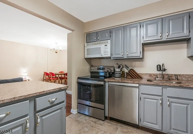 105 Alexandria Way — Photo 10