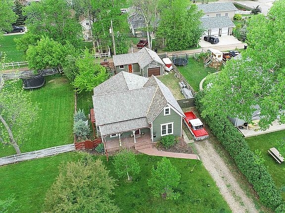 3rd image of 1521 N 3rd St