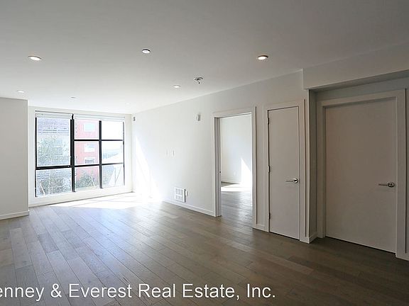5th image of 252 9th St #304