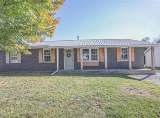 105 Avalon St, Brighton, IL 62012