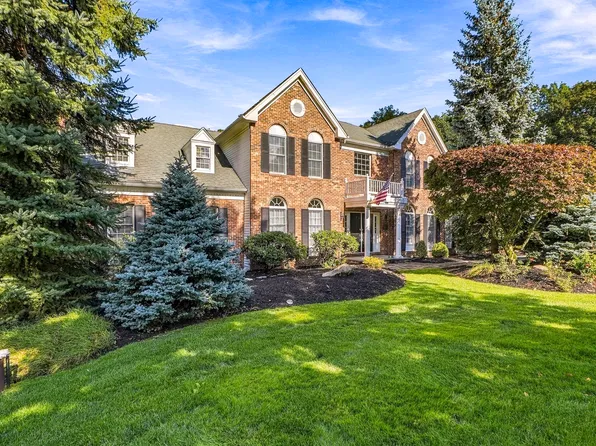 53 Greenwood Rd, Hopkinton, MA 01748