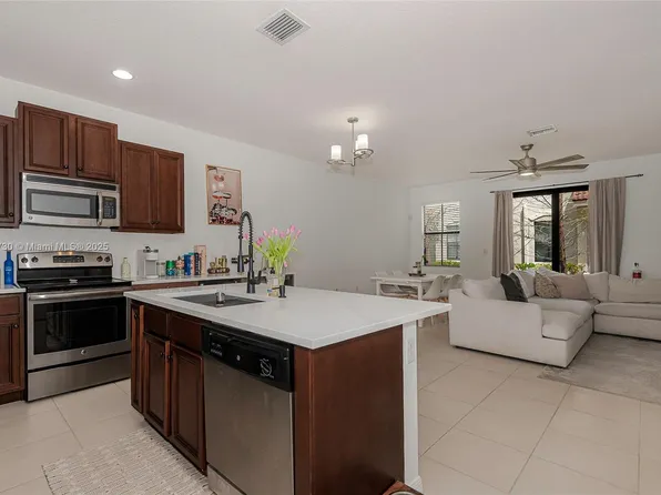 1091 NW 33rd Ct, Pompano Beach, FL 33064