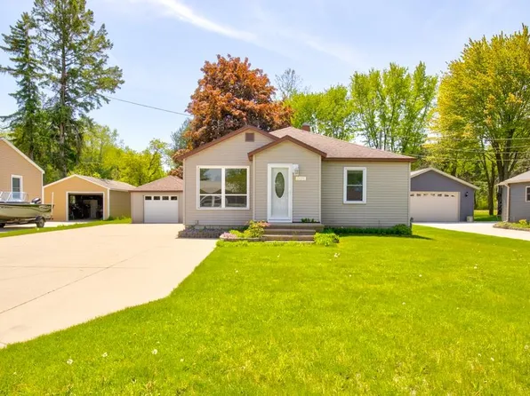 3125 Carney Ave, Marinette, WI 54143