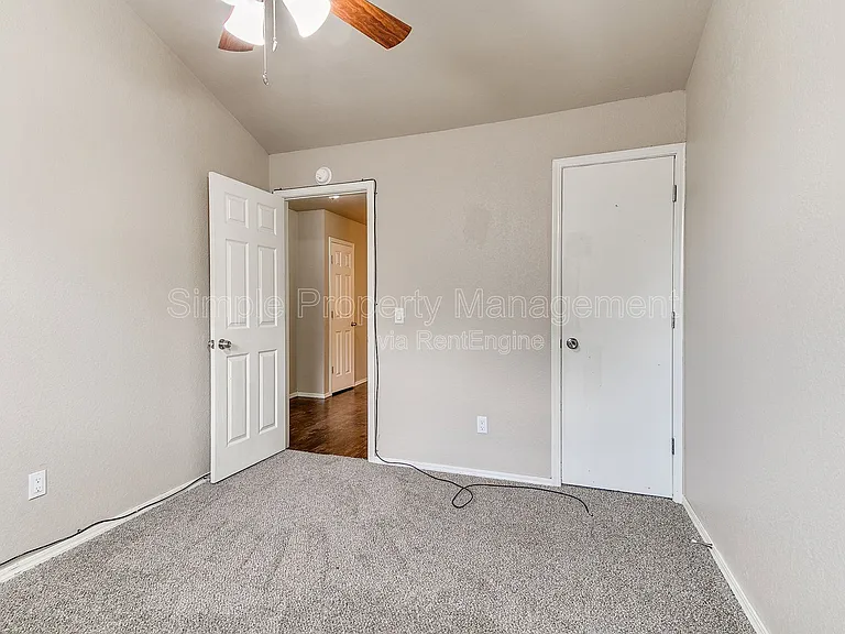 10607 N Macarthur Blvd — Photo 24