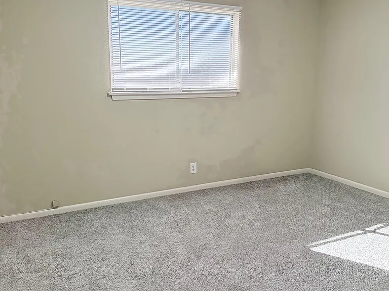 Ricks Apartments — Photo 26