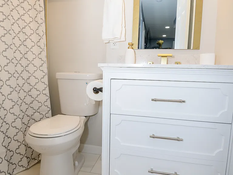 8007 Prince Georges Dr — Photo 12