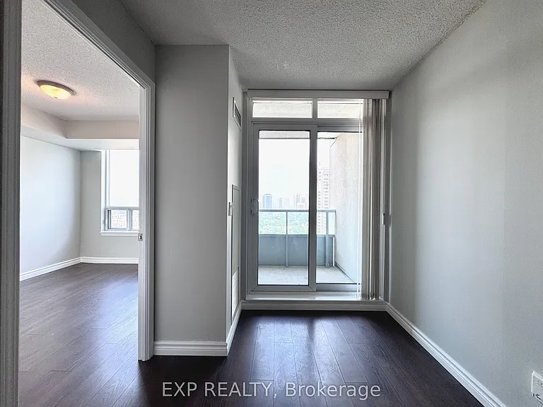 17 Barberry Pl #1803 — Photo 8