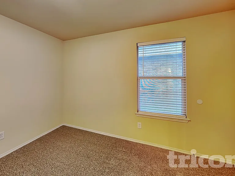 1248 Collett St — Photo 12