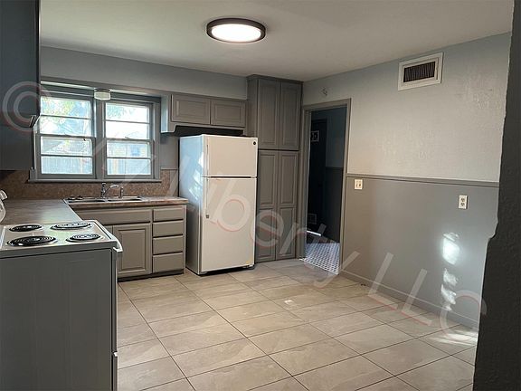 3rd image of 5612 Avenue G