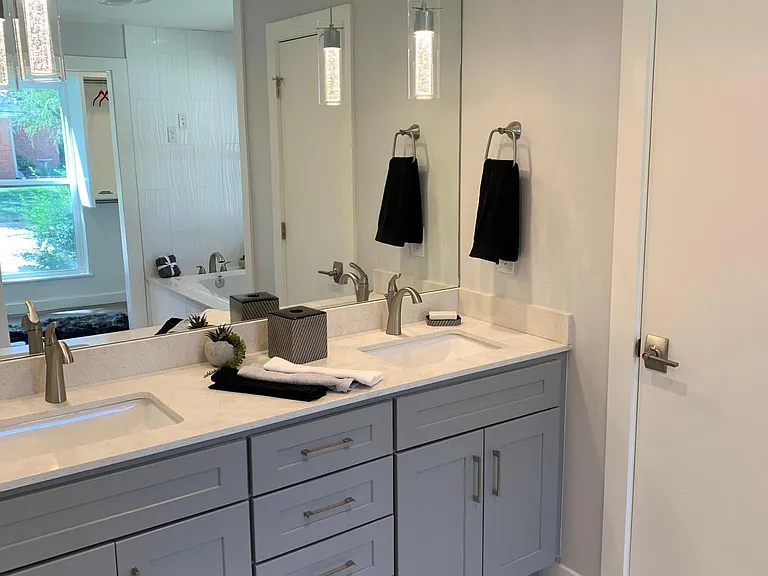 MASTER BATH WITH DOUBLE UNDERMOUNT SINK VANITY