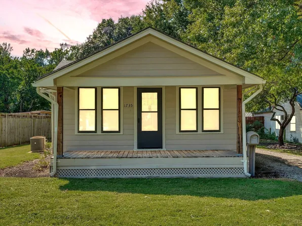 1735 SW Seabrook Ave, Topeka, KS 66604