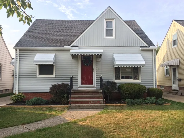 8002 Newport Ave photo 1